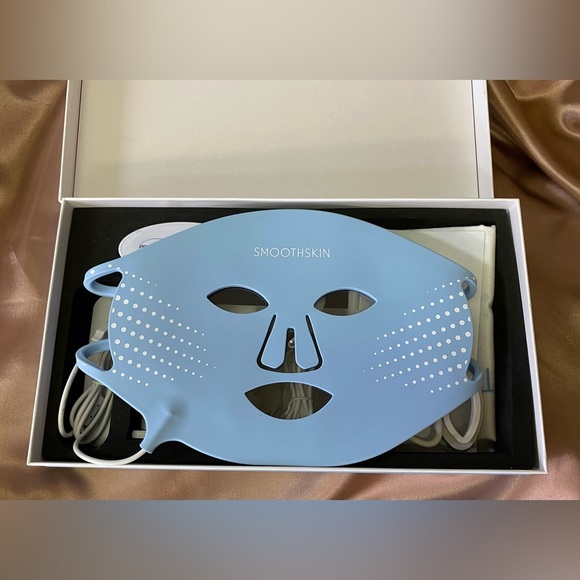 SmoothSkin DuoLux LED Face Mask and 3 packages of Hydrogel Sheet Masks x5 - Picture 2 of 4